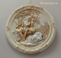 Картина объемная НЕЖНОСТЬ  картина, барельеф, купить, настенная, в раме, объемные, светлые, золото, на стену, круглая, в дом, в гостиную, в спальню, с людьми, в интерьере, редкие, фото, цены, интернет магазин, каталог, москва, красивые